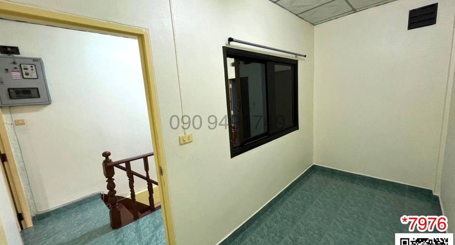 For rent 3 bedrooms townhouse in Bang Khae, Bangkok