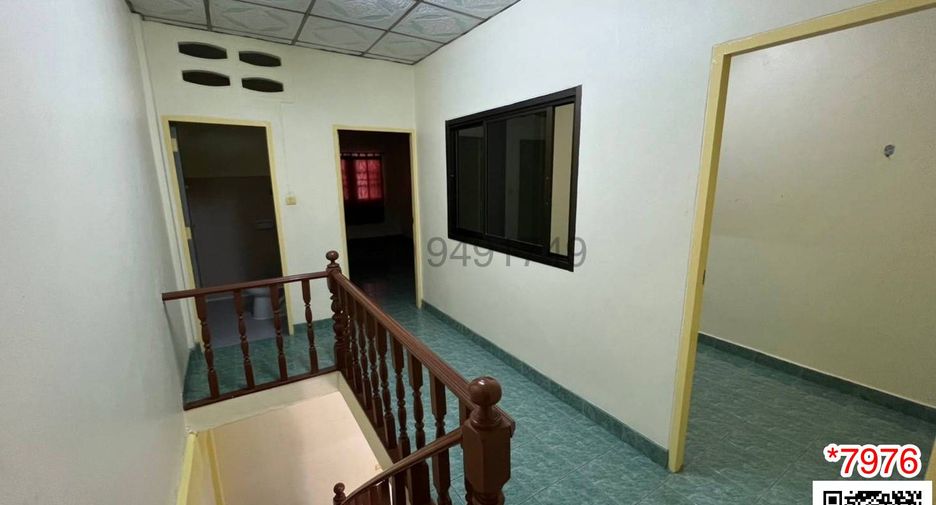 For rent 3 bedrooms townhouse in Bang Khae, Bangkok