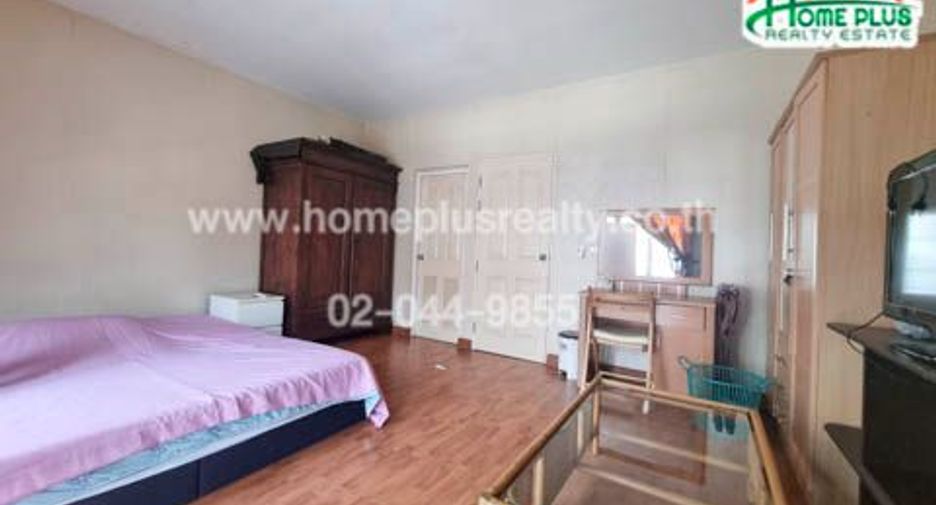 Reihenhaus zum Kauf mit 3 Zimmer in Bang Kapi, Bangkok
