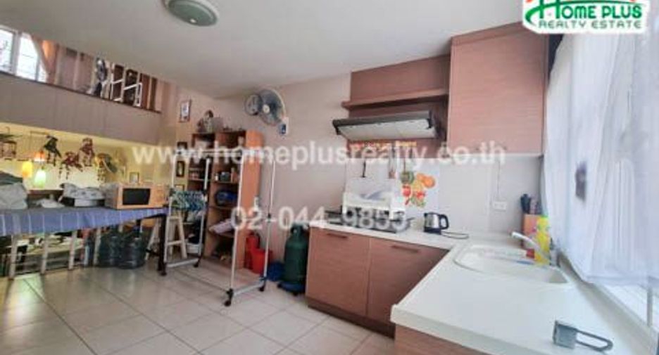 Reihenhaus zum Kauf mit 3 Zimmer in Bang Kapi, Bangkok