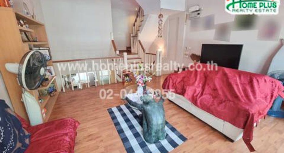 Reihenhaus zum Kauf mit 3 Zimmer in Bang Kapi, Bangkok