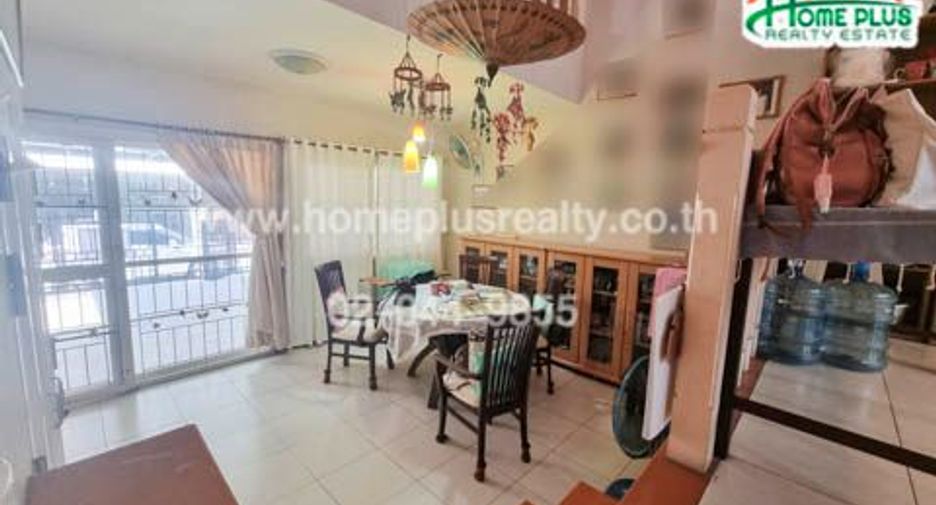Reihenhaus zum Kauf mit 3 Zimmer in Bang Kapi, Bangkok