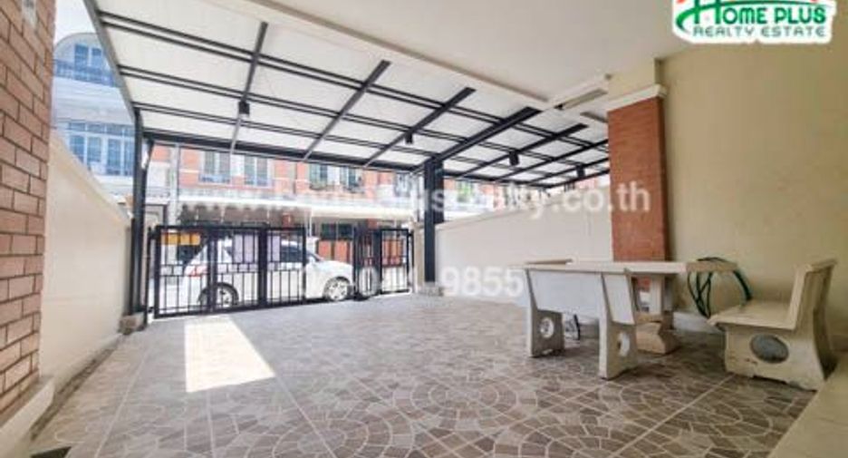 Reihenhaus zum Kauf mit 3 Zimmer in Bang Kapi, Bangkok
