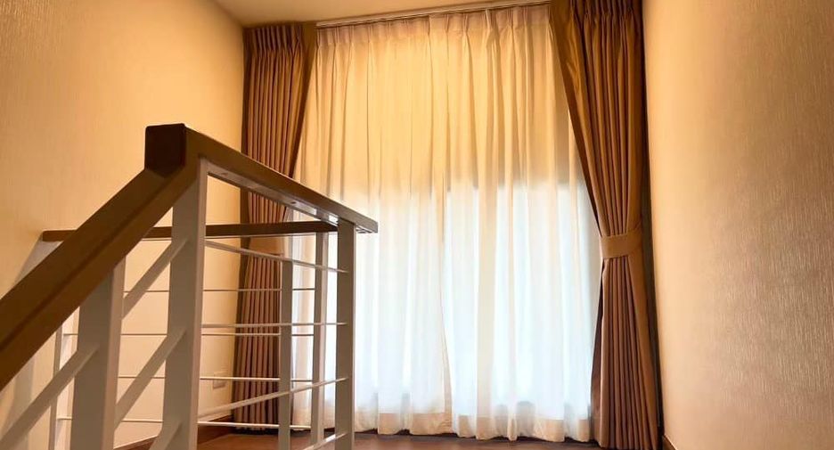 For sale 5 bedrooms house in Mueang Nonthaburi, Nonthaburi