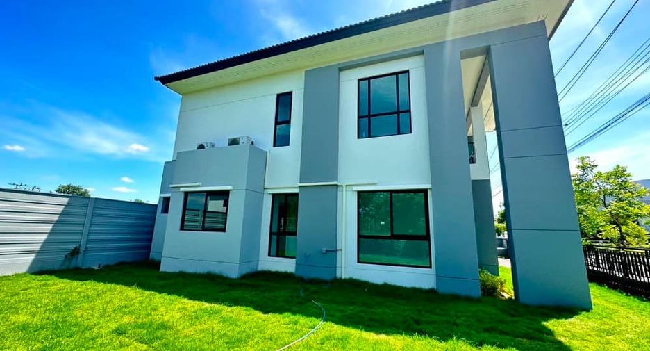 For sale 5 bedrooms house in Mueang Nonthaburi, Nonthaburi