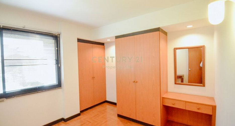 For rent 3 bedrooms apartment in Phaya Thai, Bangkok