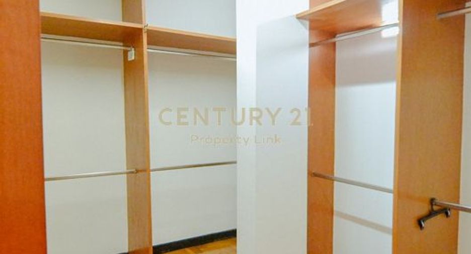 For rent 3 bedrooms apartment in Phaya Thai, Bangkok