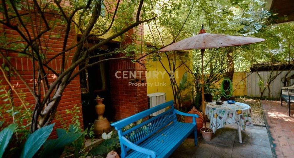 For rent 3 bedrooms apartment in Phaya Thai, Bangkok