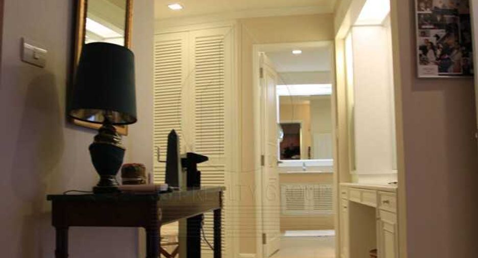 For rent 3 bedrooms condo in Sathon, Bangkok