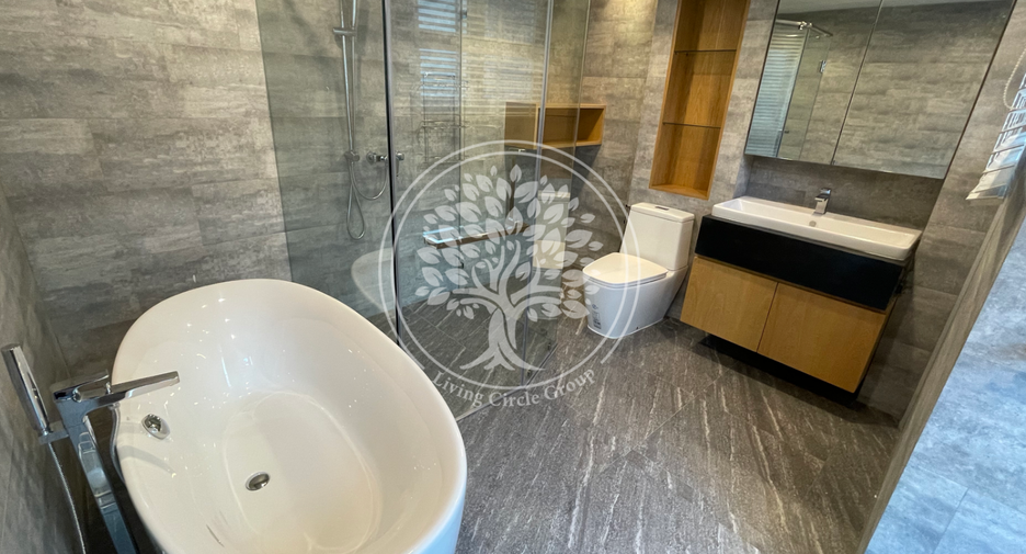 For rent and for sale 4 bedrooms condo in Watthana, Bangkok