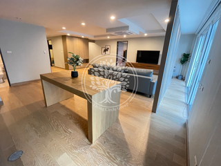 For rent and for sale 4 bedrooms condo in Watthana, Bangkok