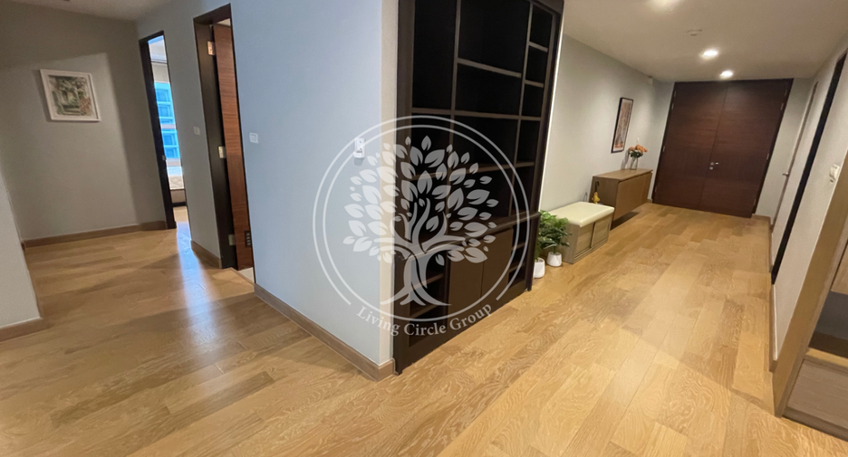 For rent and for sale 4 bedrooms condo in Watthana, Bangkok