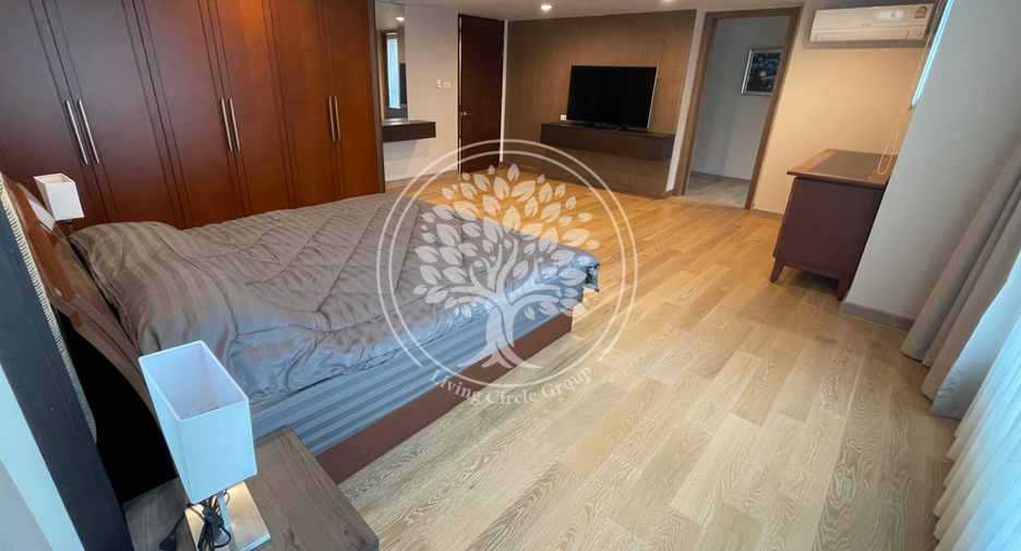For rent and for sale 4 bedrooms condo in Watthana, Bangkok