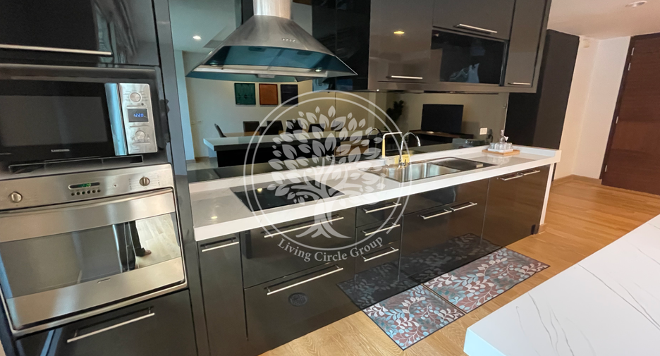 For rent and for sale 4 bedrooms condo in Watthana, Bangkok