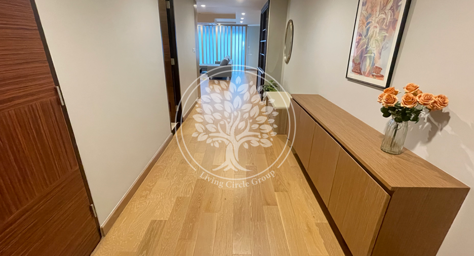 For rent and for sale 4 bedrooms condo in Watthana, Bangkok
