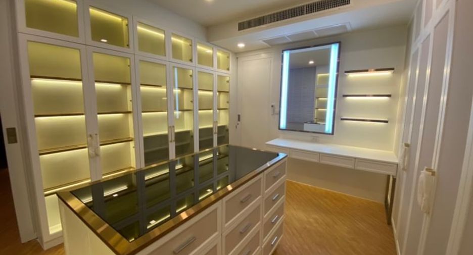For rent and for sale 6 bedrooms condo in Watthana, Bangkok