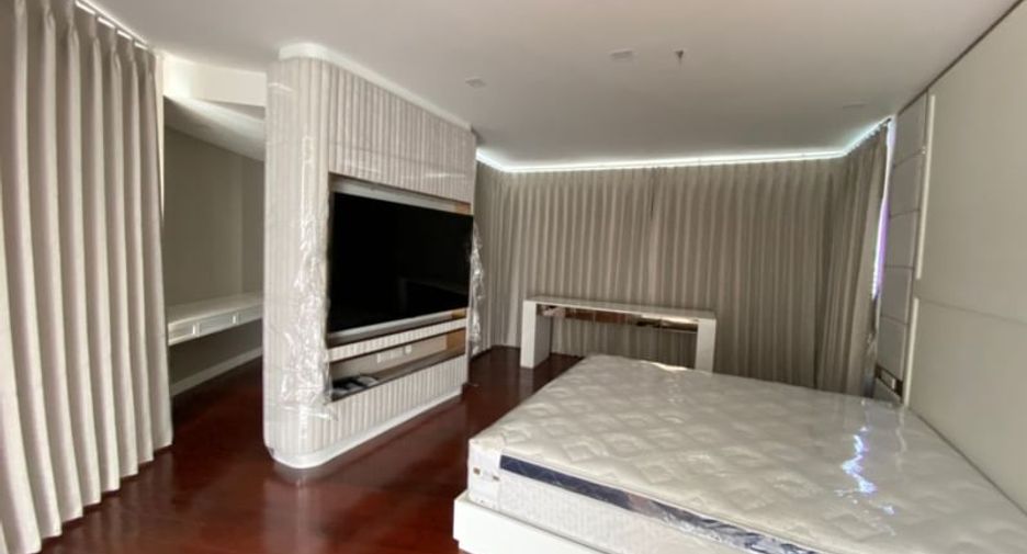 For rent and for sale 6 bedrooms condo in Watthana, Bangkok