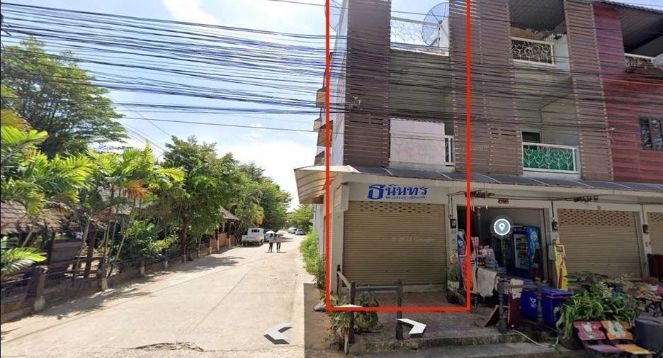 For sale 3 bed retail Space in Samrong Thap, Surin
