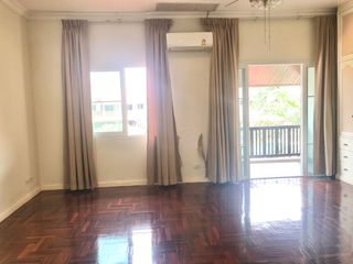 For rent 4 Beds townhouse in Mueang Nonthaburi, Nonthaburi