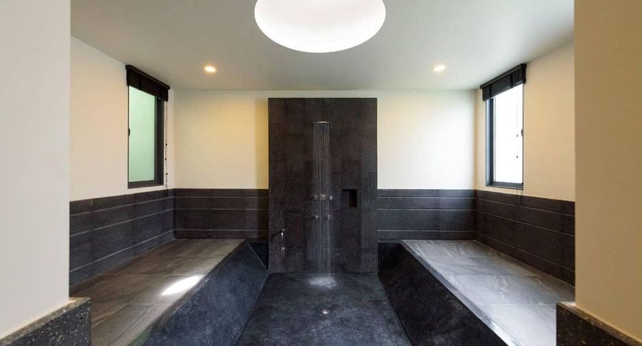 Villa en alquiler de 5 habitaciones en Mueang Phuket, Phuket