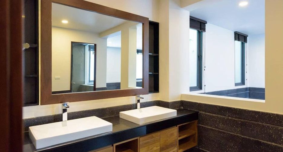 Villa en alquiler de 5 habitaciones en Mueang Phuket, Phuket