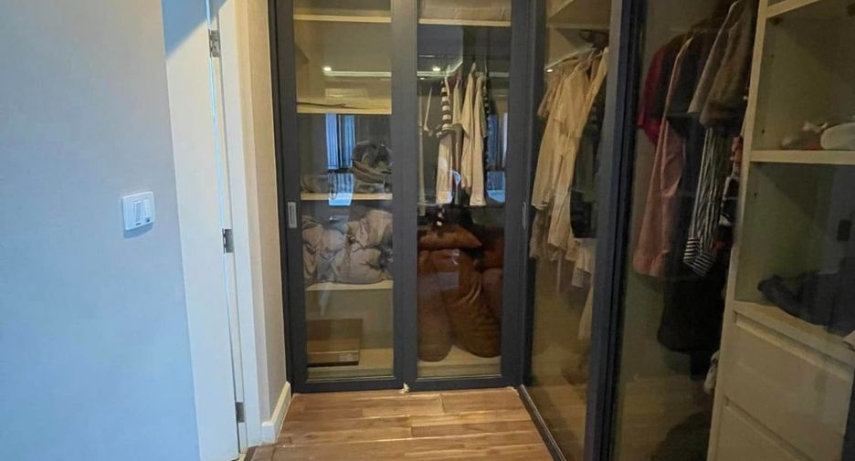 For sale 4 bedrooms house in Bang Khun Thian, Bangkok
