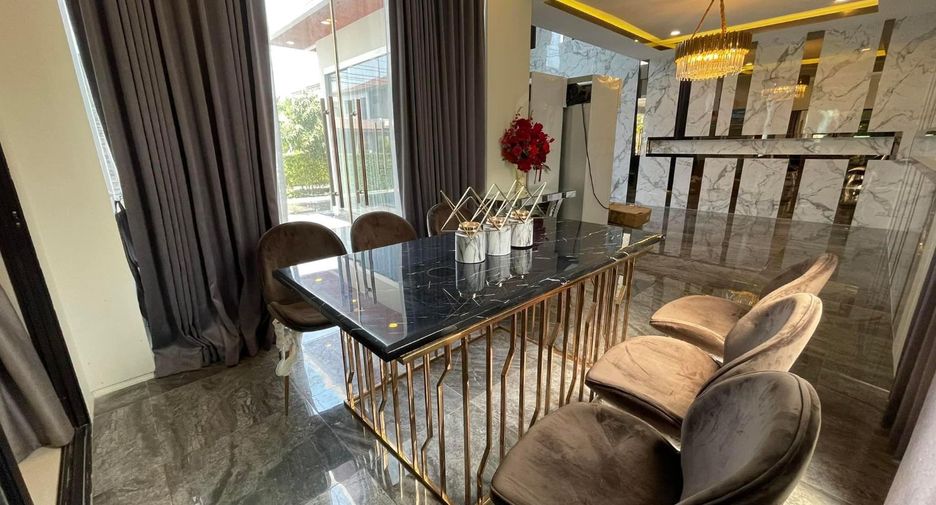 For sale 4 bedrooms house in Bang Khun Thian, Bangkok