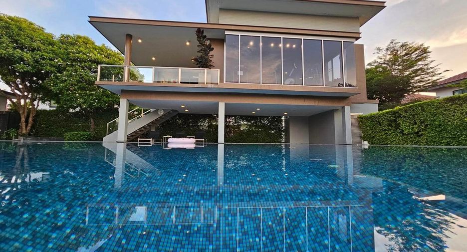 For sale 4 bedrooms house in Bang Khun Thian, Bangkok