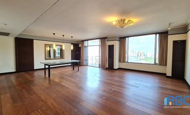 For rent 3 bedrooms condo in Pathum Wan, Bangkok