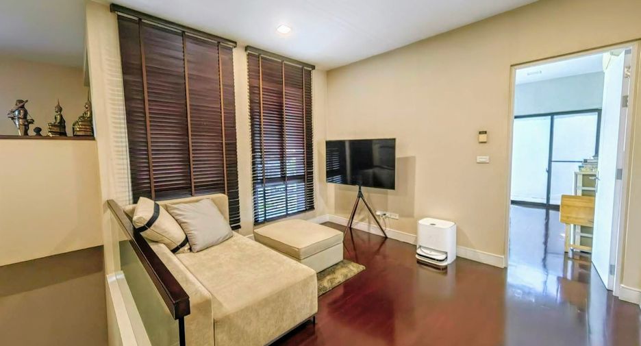 For sale 4 bedrooms house in Taling Chan, Bangkok