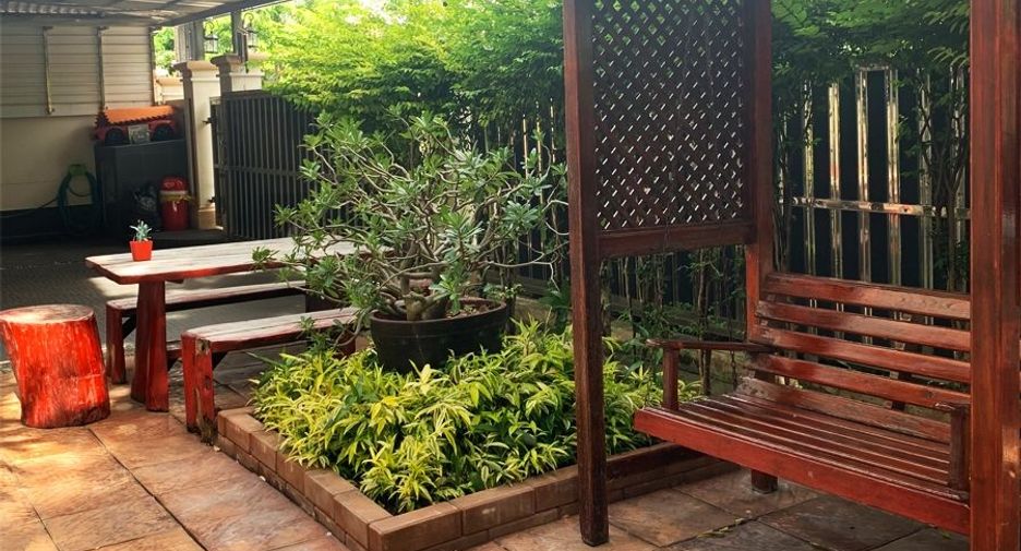 Haus zum Kauf mit 4 Zimmer in Mueang Nonthaburi, Nonthaburi