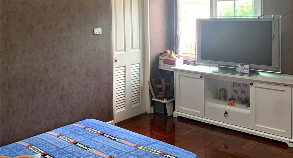 Haus zum Kauf mit 4 Zimmer in Mueang Nonthaburi, Nonthaburi