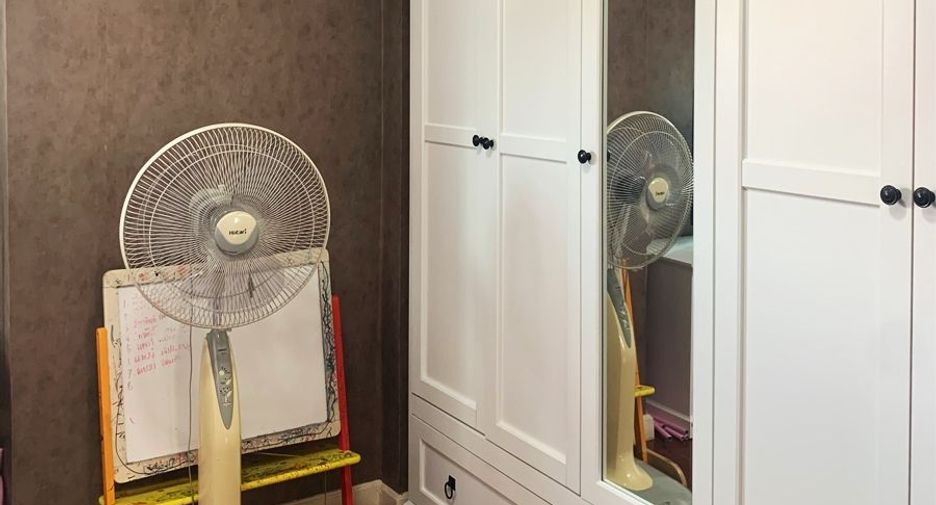 Haus zum Kauf mit 4 Zimmer in Mueang Nonthaburi, Nonthaburi