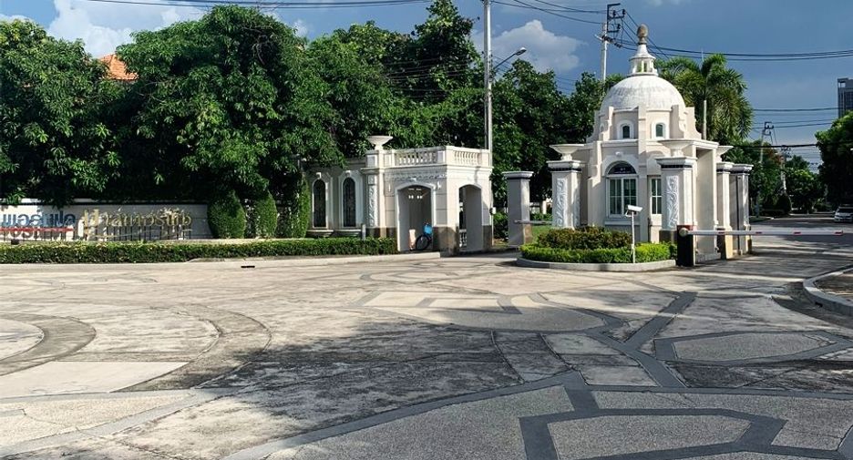 Haus zum Kauf mit 4 Zimmer in Mueang Nonthaburi, Nonthaburi