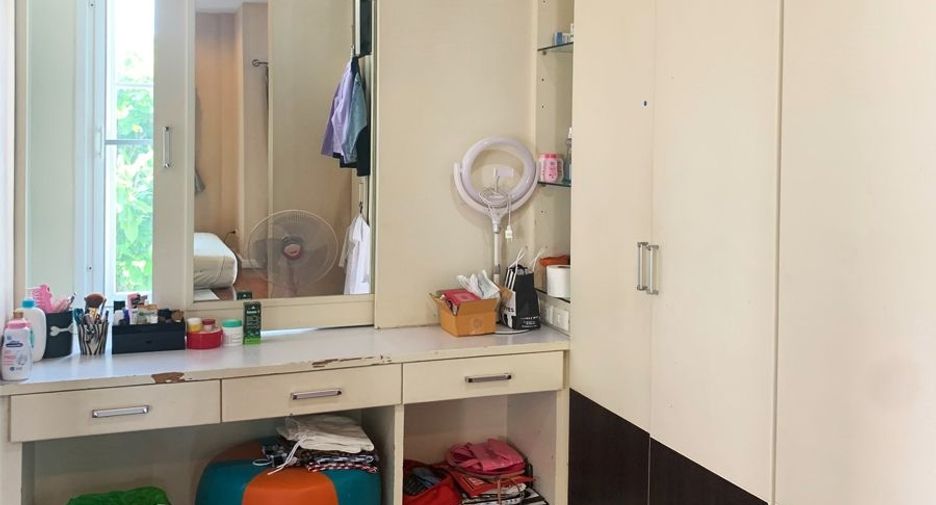Haus zum Kauf mit 4 Zimmer in Mueang Nonthaburi, Nonthaburi