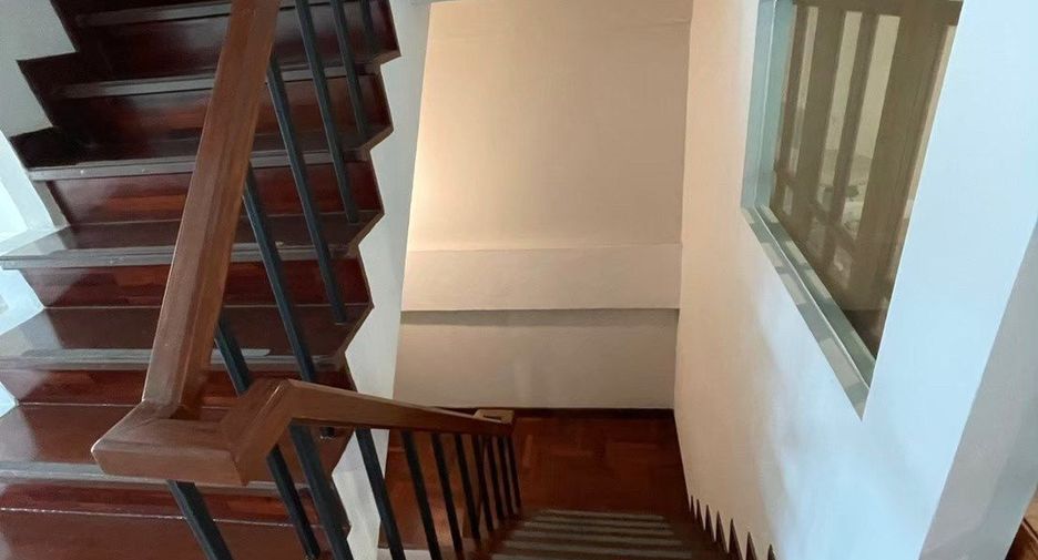 For sale 4 bedrooms house in Pak Kret, Nonthaburi