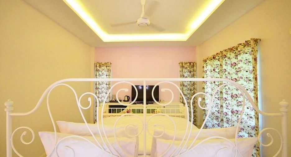 For sale 11 bed retail Space in Hua Hin, Prachuap Khiri Khan