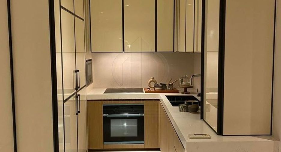 For sale 2 bedrooms condo in Khlong Toei, Bangkok