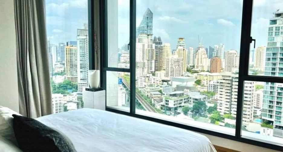 For sale 2 bedrooms condo in Khlong Toei, Bangkok