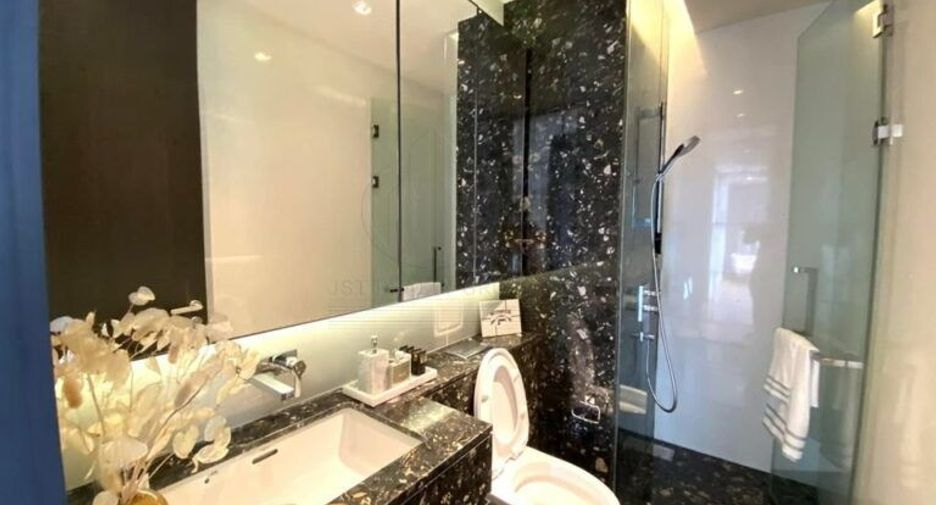 For sale 2 bedrooms condo in Khlong Toei, Bangkok