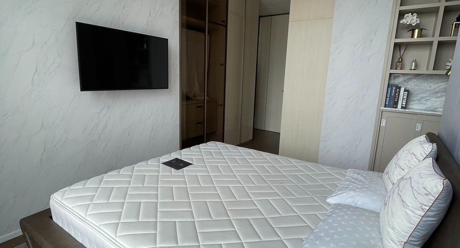 For rent 2 bedrooms condo in Khlong Toei, Bangkok