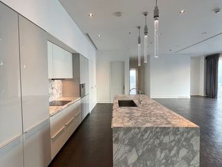Аренда и продажа 3 спальни кондо в Сатхон, Бангкок
