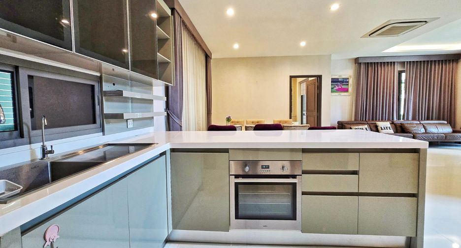 For sale 4 bedrooms house in Taling Chan, Bangkok