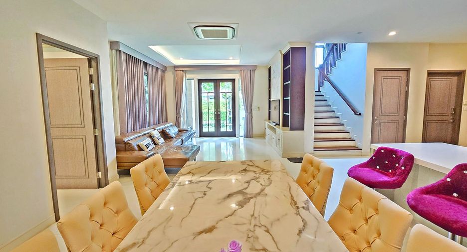 For sale 4 bedrooms house in Taling Chan, Bangkok