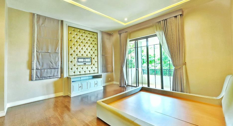 For sale 4 bedrooms house in Taling Chan, Bangkok