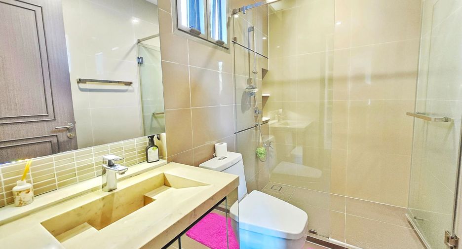 For sale 4 bedrooms house in Taling Chan, Bangkok