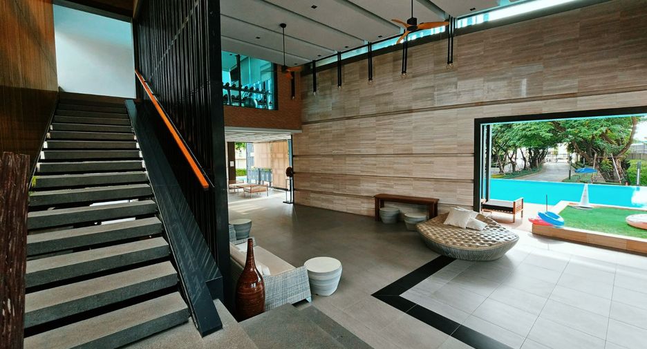 For sale 4 bedrooms house in Taling Chan, Bangkok