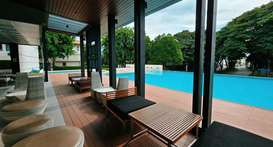 For sale 4 bedrooms house in Taling Chan, Bangkok