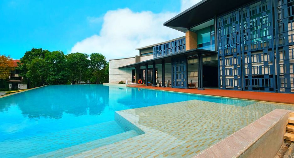 For sale 4 bedrooms house in Taling Chan, Bangkok