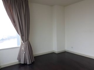 For sale 4 bed condo in Khlong San, Bangkok